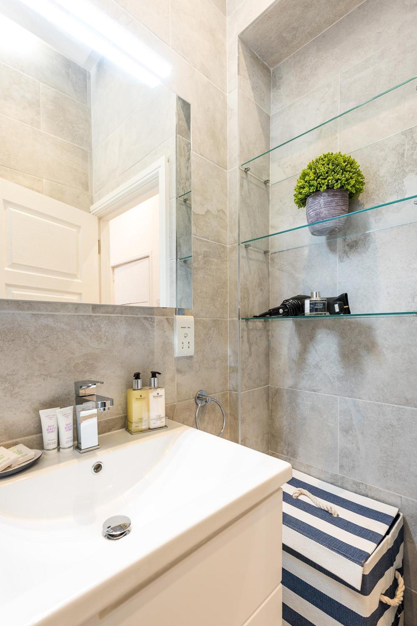 Апартаменти Casa Italia Near Kings Road In Chelsea With Wifi & Washing Machine Лондон Екстер'єр фото